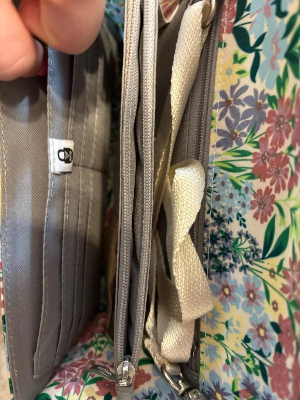 Baggallini Floral Print Card Holder Wallet - Pastel Multicolor